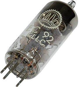 Lampa elektronowa EC EC 92 = 6 AB 4  EC 92 = 6 AB 4 Ilość biegunów 7 Trzonek miniaturowy Opis: Trioda