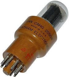 Lampa elektronowa 2050 = 2050 W  2050 = 2050 W Ilość biegunów 8 Trzonek Oktal Opis: Lampa elektronowa specjalna