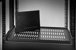 Renkforce 48,3 cm (19'') półka na urządzenia ze szczelinami wentylacyjnymi, głębokość montażu: 38,1 cm (15''), 1 HE Półka na urządzenia Renkforce  RF-3432152 1 szt.