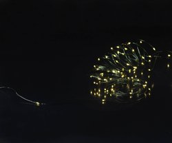 Łańcuch świetlny LED w kształcie kropli, 50 diod LED, zielony, zasilany bateriami Mini łańcuchy świetlne Sygonix SY-4722042 ciepła biel