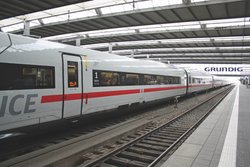 Wagon osobowy Piko H0 58592 Samochód dostawczy H0 BR 412 ICE 4 DB AG 2. klasa