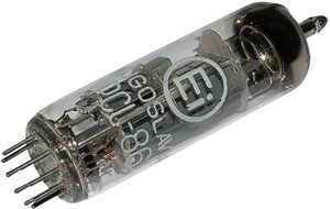 Lampa elektronowa PCL PCL 86 = 14 GW 8 PCL 86 = 14 GW 8 Trzonek Noval Opis: Trioda-pentoda