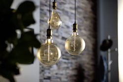 E-27  LED  5 W = 25 W  ciepła biel  Kształt owalny   Żarówka LED Philips Lighting 76806800 E-27 5 W = 25 W 300 lm ciepła biel 1 szt.