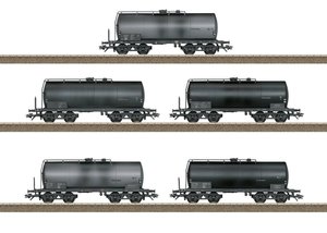 Wagon cysterna TRIX H0 T24145 Standardowy zestaw cystern samochodowych