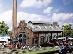 Zajezdnia/warsztat naprawczy w skali H0  Lokomotywownia Faller,skala H0