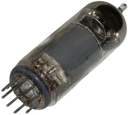 Lampa elektronowa EF EF 80 = 6 BX 6  EF 80 = 6 BX 6 Ilość biegunów 9 Trzonek Noval Opis: Pentoda