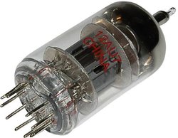 Lampa elektronowa ECC ECC 82 = 12 AU 7  ECC 82 = 12 AU 7 Ilość biegunów 9 Trzonek Noval Opis: Podwójna trioda NF