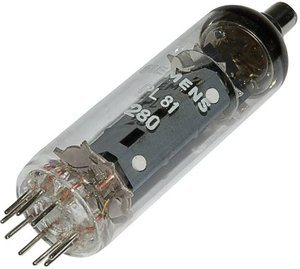 Lampa elektronowa PL PL 81 = 21 A 6  PL 81 = 21 A 6 Ilość biegunów 9 Trzonek Noval Opis: Pentoda wyjściowa