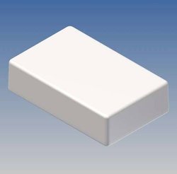 TEKO ABS enclosure with rounded corners, internal PCB mounting studs, matowiska powierzchnia. Wkręt zamykający 91 x 57 x 24 mm, biały RAL 9002 Obudowa uniwersalna TEKO 10016.7, (D x S x W) 90.6 x 57.2 x 23.8 mm, ABS, 1 szt.