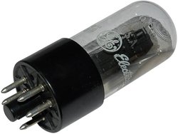 Lampa elektronowa 6 V 6 GT  6 V 6 GT Ilość biegunów 8 Trzonek Oktal Opis: wzmacniacz NF