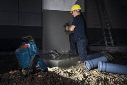 Bosch Professional  GLI 18V-2200 C Reflektor roboczy    2200 lm  0601446501