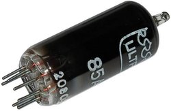 Lampa elektronowa 85 A 2 = STR 85/10  85 A 2 = STR 85/10 Ilość biegunów 9 Trzonek Noval Opis: Spg.Regulator