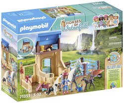 Amelia &, Whisper z boksem dla koni Playmobil 71353 1 szt.
