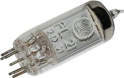 Lampa elektronowa PL PL 21 = 2 D 21  PL 21 = 2 D 21 Ilość biegunów 7 Trzonek B7G Opis: Lampa elektronowa specjalna