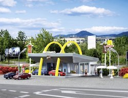 Restauracja typu fast food McDonald&#39,s z McDrive Zestaw do złożenia  Vollmer 47765 N 1 szt.