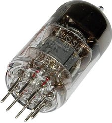 Lampa elektronowa 12 AX 7 WA = 7025  12 AX 7 WA = 7025 Ilość biegunów 9 Trzonek Noval Opis: Podwójna trioda