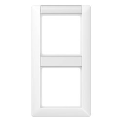 Ramka AS582 podwójna z polem na napis w kolorze białym alpejskim do poziomego/pionowego. połączenie Jung AS582NAWW biały